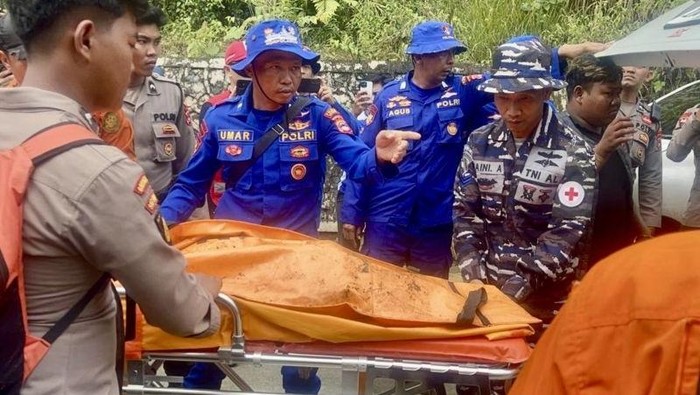 Tragedi Heli Jatuh di Kalsel: Tim SAR Kumpulkan Potongan Jasad di Posko 3