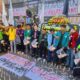 Aliansi BEM SI Tabur Bunga dan Bagikan Mawar di Aksi Damai Depan DPR: Simbol Damai yang Mempertanyakan Perubahan