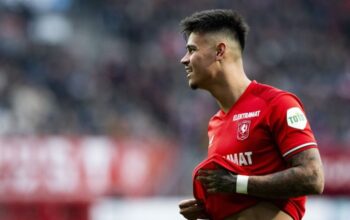 Minta Transfer Dulu, Patrick Kluivert Kritik Fokus Mees Hilgers di Klub saat Ini!