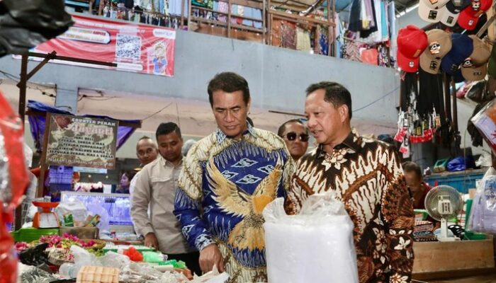 Tinjau Pasar Palembang, Mendagri Pastikan SPHP Lancar & Tak Ada Kebuntuan