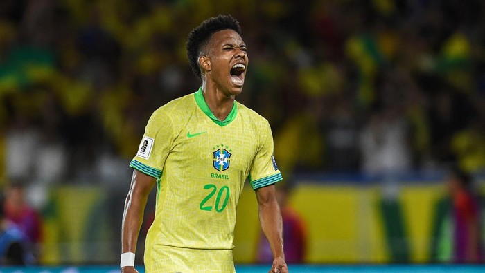 Dulu Pele, Kini Estevao: Winger Chelsea Menerobos Sejarah di Maracana