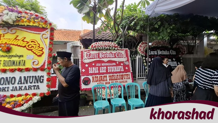 Karangan Bunga dari Megawati-Pramono Berjejer di Rumah Duka Arif Budimanta - Update 1