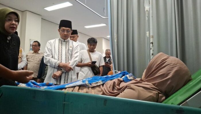 “Tragedi di Bogor: Bangunan Majelis Taklim Ambruk, Menag Turun Langsung Bantu Korban Luka”