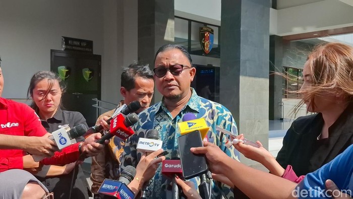 Kompolnas: Institusi Tidak Bisa Cegah Pencemaran Nama Baik?