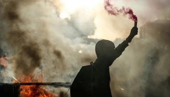 Prancis Bergejolak, Aksi Demo ‘Blokir Semuanya’ Berujung Penangkapan Massal