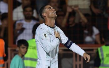 Scandal Ronaldo: Dari Kesal Sampai Dorong Fans Swafoto, Apa yang Sebenarnya Terjadi?