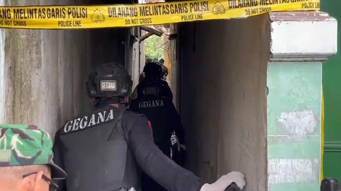 Ledakan Mengerikan di Pamulang: Tim Gegana Beraksi