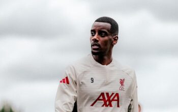 [Slot Tegaskan: Isak Harus Nyetel di Liverpool, Tim Apakah yang Akan Dirugikan?]