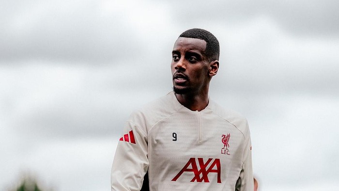 [Slot Tegaskan: Isak Harus Nyetel di Liverpool, Tim Apakah yang Akan Dirugikan?]