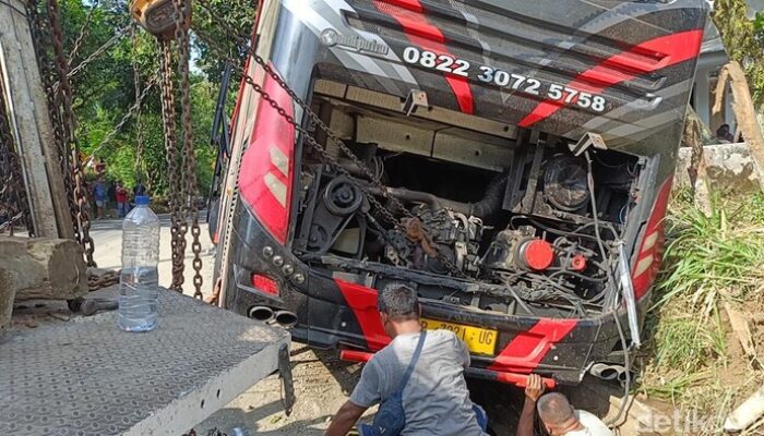 Probolinggo dalam Duka: Kecelakaan Bus Berujung pada 8 Korban Jiwa