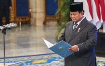 Prabowo Kirim Surat Khusus untuk Eks Menteri yang Kena Reshuffle – Alternatif 1