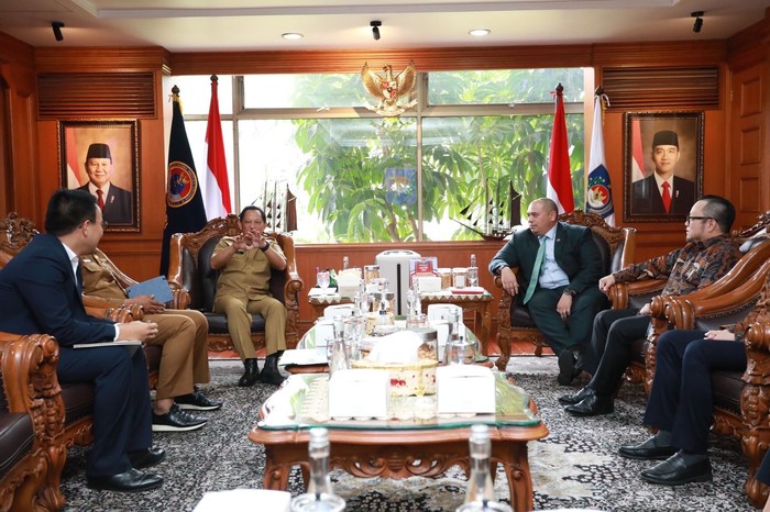 Dukung Pendidikan Sampah, Mendagri & CIO Danantara Berikan Solusi Inovatif!