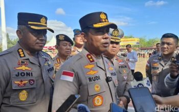 Tim SAR K9 Polda NTT Rela Berjuang di Banjir Bandang Nagekeo Cari Korban Hilang