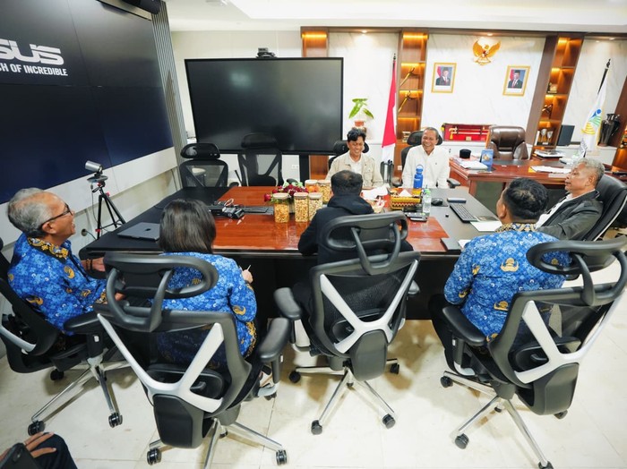 Siap Bantu Perizinan, Wamensos Dukung Pendirian Sekolah Rakyat di Kebumen - Update 2