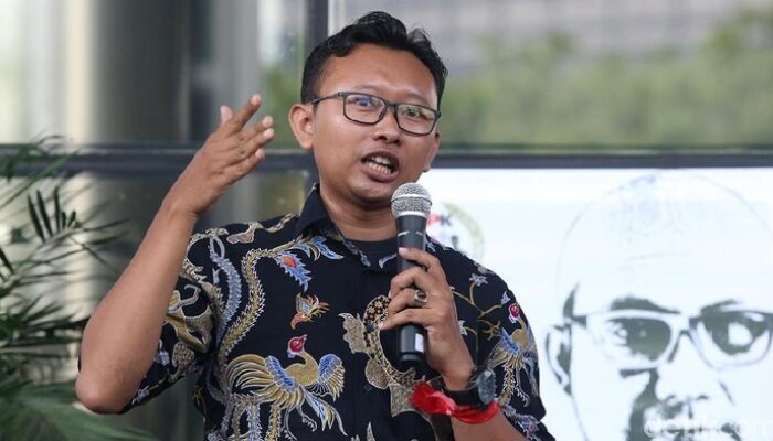 “MK Tolak Gugatan YLBHI UU TNI, Singgung Dissenting Opinion: Badai Kontroversi Menerjang Angkatan Bersenjata”