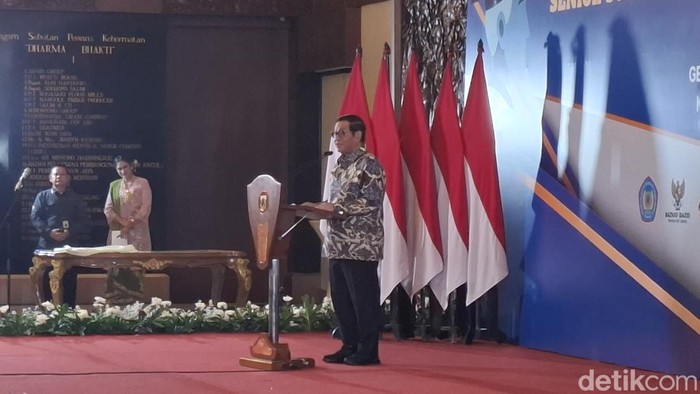 Kelakar Pramono di Wisuda Lansia: Ada yang Ketemu Jodoh Nggak? - Update 2