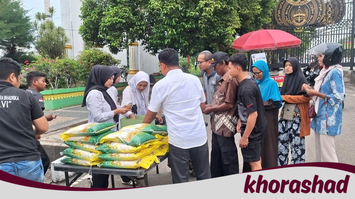 2 Ton Beras Murah di Operasi Pasar Rohul Diserbu Puluhan Warga, Warga Berbondong-bondong Sebelum Habis!