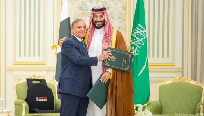 “Arab Saudi Ratifikasi Pakta Pertahanan dengan Adidaya Nuklir Pakistan, Ketegangan Timur Tengah Meningkat”