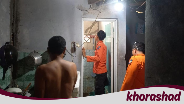 **Tembok Rumah di Bogor Ambruk Timpa Wanita Sedang Mandi, Korban Luka di Kepala**