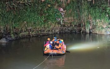 2 Pelajar Tenggelam di Sungai Cisadane Ditemukan Tewas Berpelukan – Alternatif 1