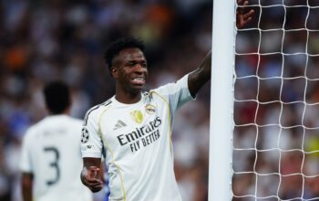 “Alonso Isyaratkan Vinicius Kesal karena Dicadangkan: Fenomena Ketidakpuasan dalam Dunia Bola”