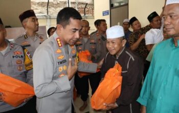 Polres Jakbar dan TNI Gelar Baksos, Warga Diminta Jaga Kebersihan Jakarta