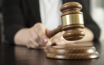 **WNI Berenang ke Singapura, Dihukum Penjara dan Cambuk: Kronologi Perjalanan Ilegal**