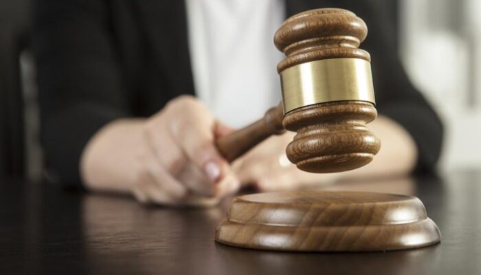 **WNI Berenang ke Singapura, Dihukum Penjara dan Cambuk: Kronologi Perjalanan Ilegal**