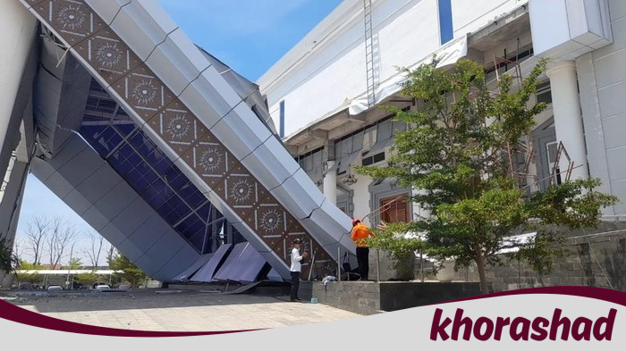 Atap Teras Kantor Pemerintahan di Brebes Ambruk, Tragedi Mengejutkan Tertimpa Puing 3 Orang!
