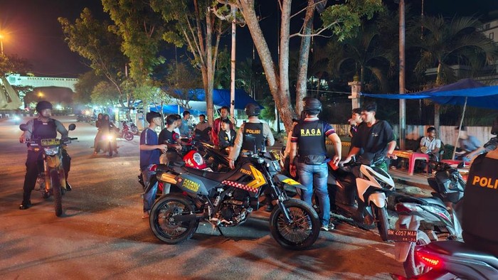 Skala Besar, TNI-Polri Berjaga di Inhu demi Keamanan Warga