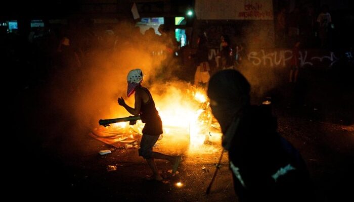Demo Antikorupsi di Manila Berujung dalam Pilu, 200 Orang Ditangkap dalam Kebakaran Api Demonstrasi