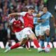 “Walcott: Kenapa Arsenal Tidak Menyerang Man City dari Menit Pertama?”