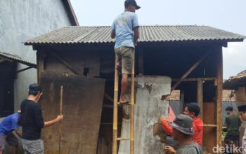 **Anggota DPRD Pandeglang, Bersama Warga, Wujudkan Rumah Layak Huni untuk Ruminah**