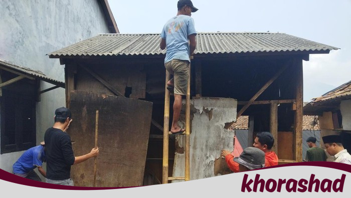 **Anggota DPRD Pandeglang, Bersama Warga, Wujudkan Rumah Layak Huni untuk Ruminah**