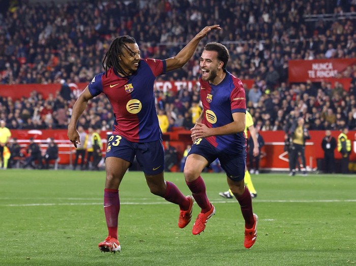 Dari Gagal ke Sukses: Bek Barcelona Ini Bersyukur Dilatih Hansi Flick,akah Ini Jawaban untuk Masalah Barca?
