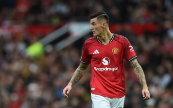“Sesko Melelempem, Ferdinand Ingat-ingat Van Nistelrooy Vs Ronaldo: Apakah Kita Melihat Pertempuran Terakhir Raksasa Bola?”