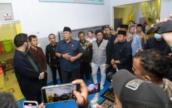 “Waka DPR Soroti Kebocoran Pengawasan di Bandung Barat, Siswa Jadi Korban Keracunan MBG!”