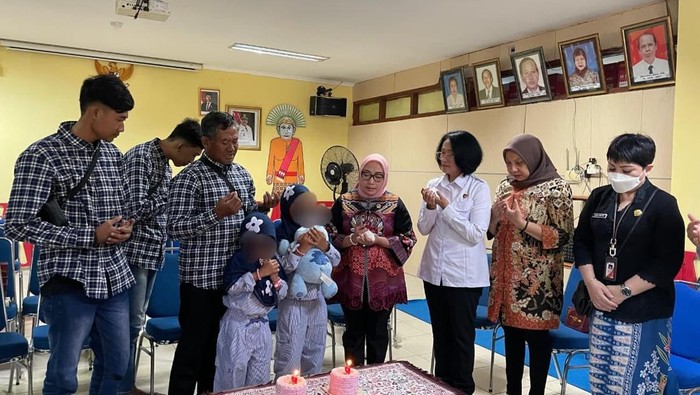 Bocah Korban Penyiksaan 'Ayah Juna' di Jaksel Bertemu Ayah Kandung, Pertemuan yang Membuat Baper