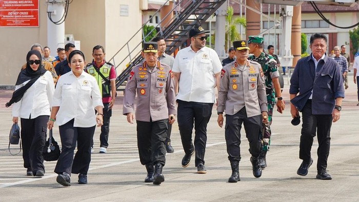 Dari Limbah ke Lahan subur: Legislator Rajiv Apresiasi Inovasi Polisi dalam Olah Eceng Gondok Jadi Pupuk!
