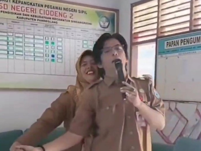 Pemkab Pandeglang Gugat Guru yang Menyanyi dan Menari Saat Belajar