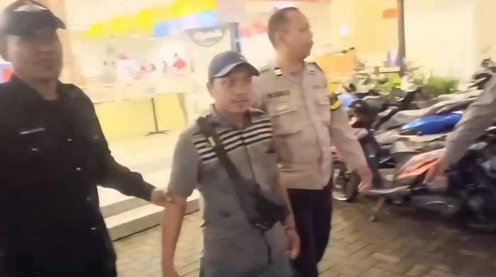 [Pengamen di Bogor Diamankan Polisi Usai Amuk di Bus Wisata]