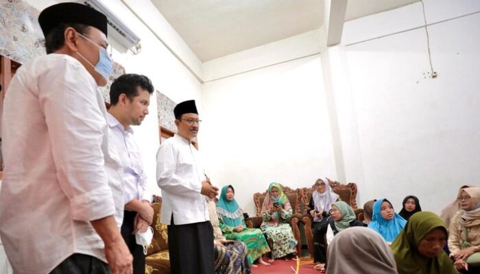 Gus Ipul Bawa Harapan Baru, Bersama Santri dan Keluarga Korban Runtuhnya Pesantren Al Khoziny!
