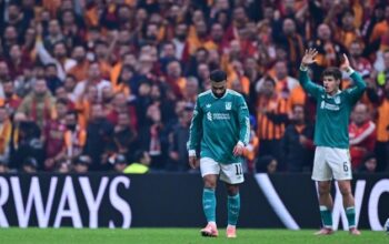 “Carragher: Liverpool Jauh dari Tim Elite, Ini Fakta yang Mengejutkan!”