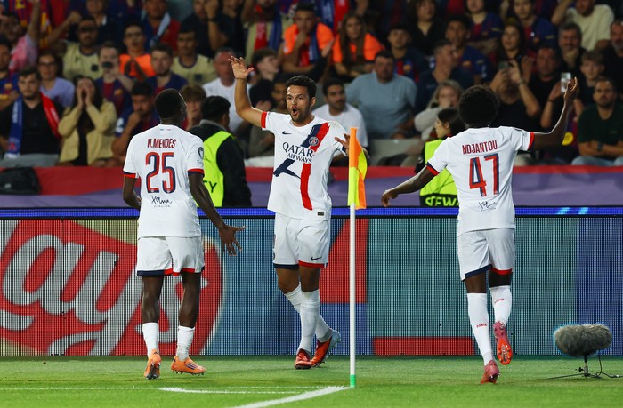 **PSG Menang dramatis atas Barcelona: Kebiasaan yang Tak Meyakinkan tapi Malah Menang!**