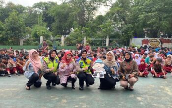 “Atang” Ajak anak SD di Tangerang Jadi Rujak Lalin, Apa yang Mereka Pelajari?