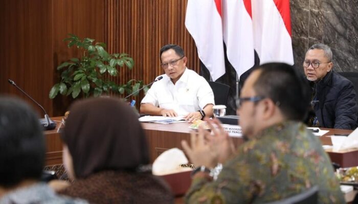 “Rakortas Tingkat Menteri: Mendagri Tito Ungkap Peran Kritis Pemda dalam Mendorong PSEL”