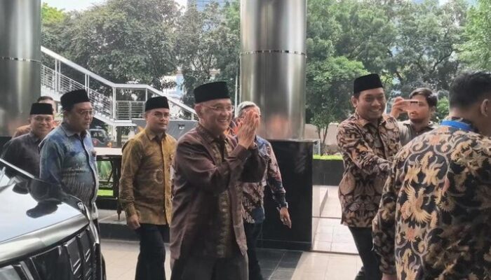 “Misteriusnya Kunjungan Menteri Haji Gus Irfan ke KPK, Ada Apa?”