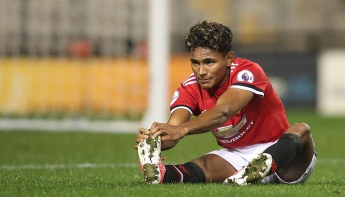 “Demetri Mitchell, Alumni Akademi MU, Nego Kontrak Pakai ChatGPT: Kisah Sukses di League One”