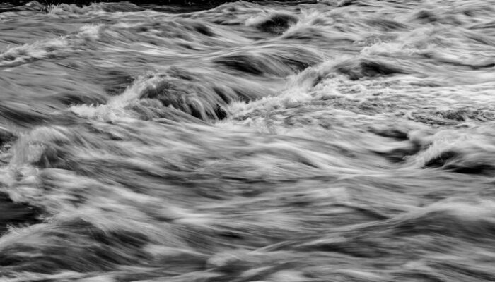 Banjir Maut di Bulgaria: 3 Orang Tewas, Mobil-Hilang dalam Takhta Air
