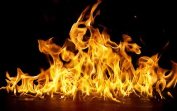 Tragis! Rumah di Cengkareng Terbakar, 4 Unit Damkar Terjunkan dalam Perjuangan #BeritaTerbaru